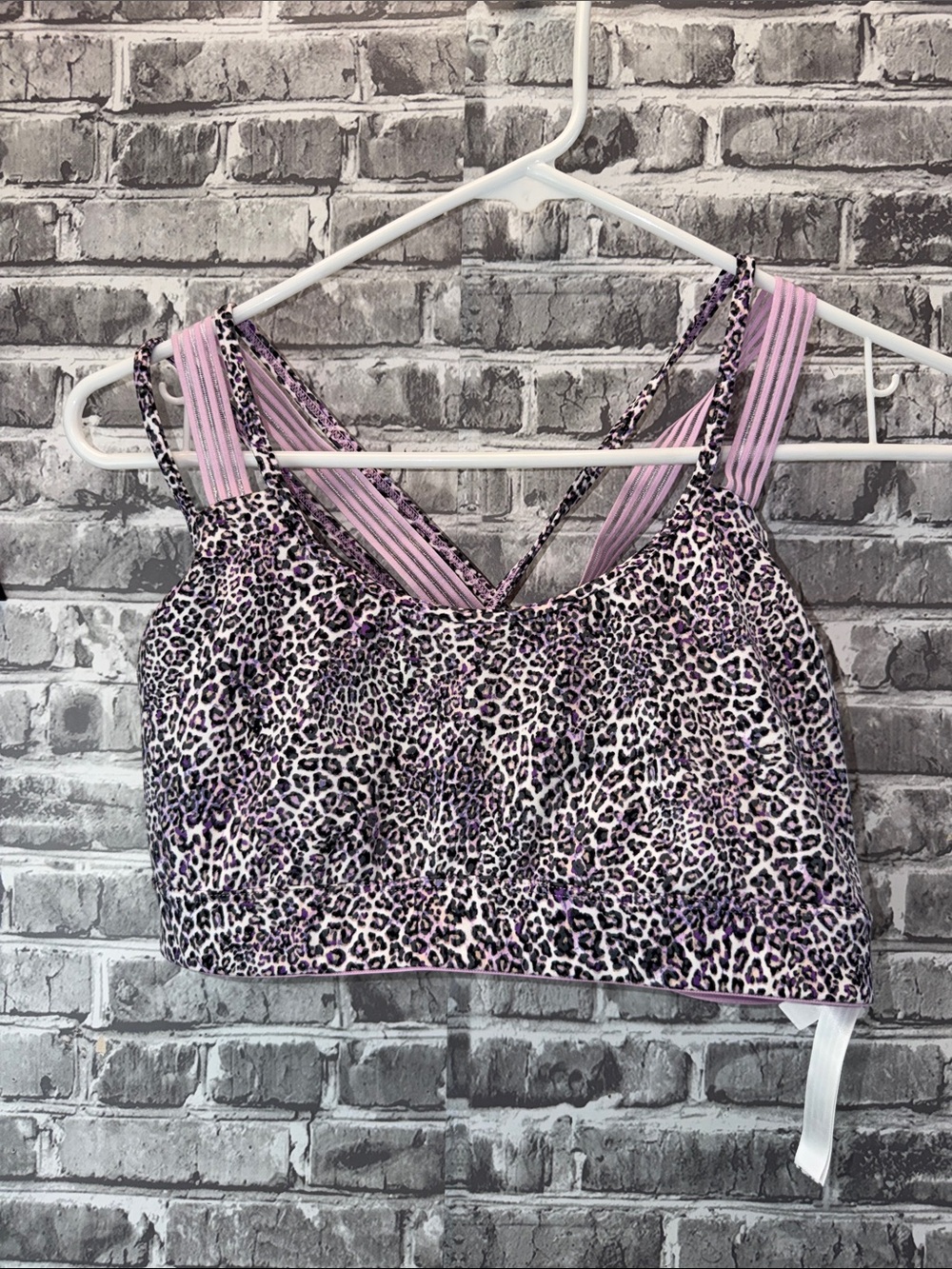 Victoria's Secret's‎ Sport Leopard Print Strappy Sports Bra